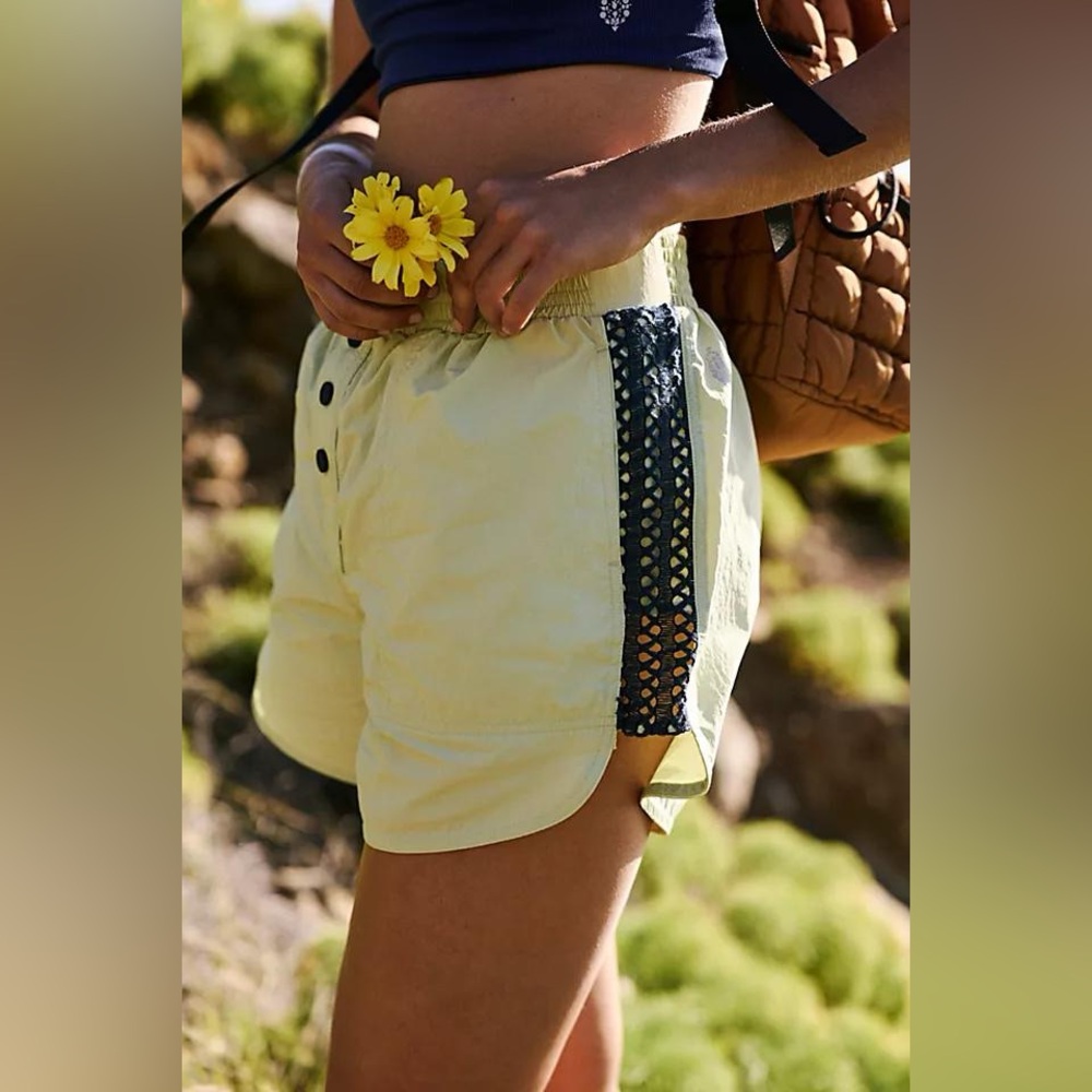 Free People Movement Underdog Shorts Lemon Grass Nylon Large GUC